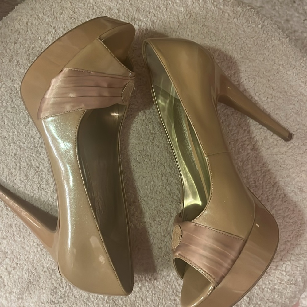 Carlos Santana Jardin heels 👡